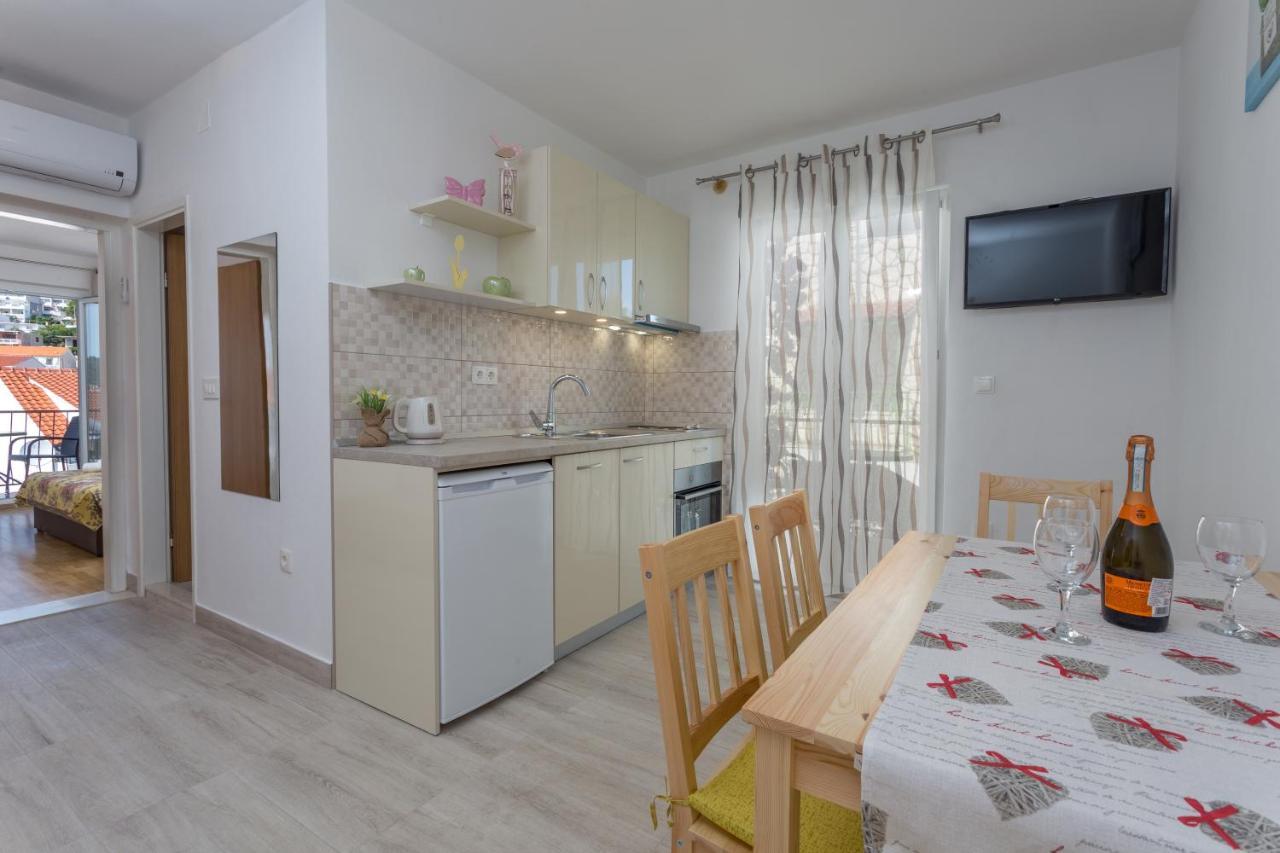 Apartments Sanja Хвар Екстер'єр фото