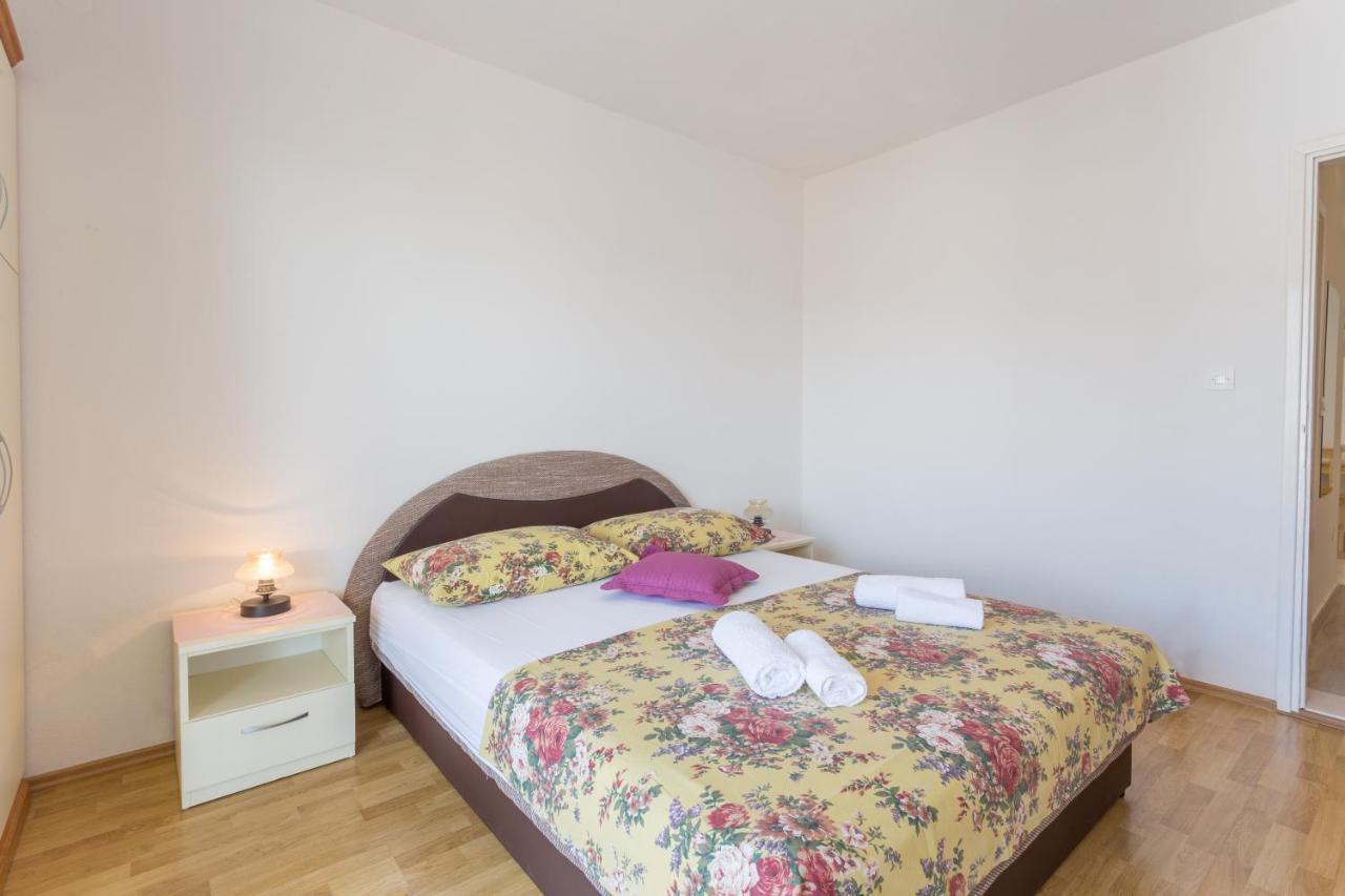 Apartments Sanja Хвар Екстер'єр фото