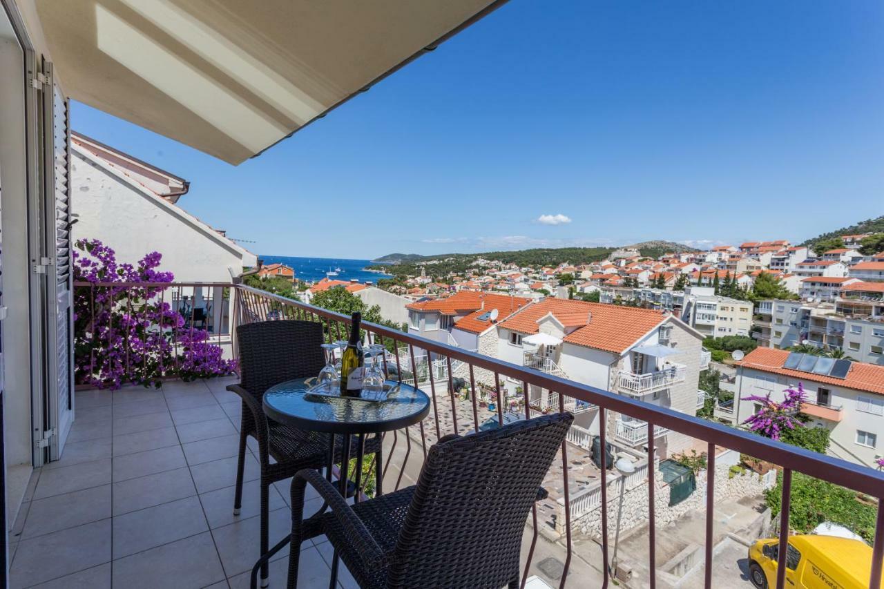 Apartments Sanja Хвар Екстер'єр фото