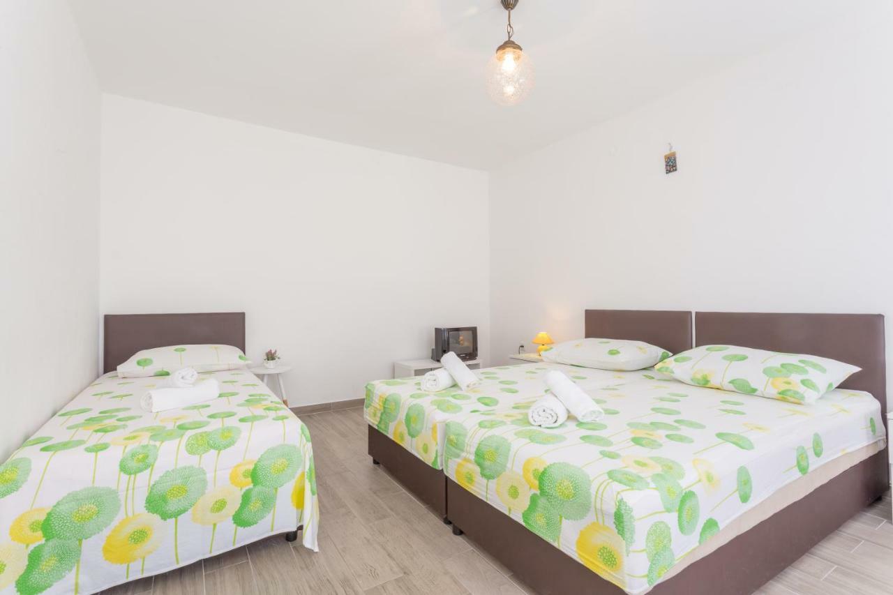 Apartments Sanja Хвар Екстер'єр фото