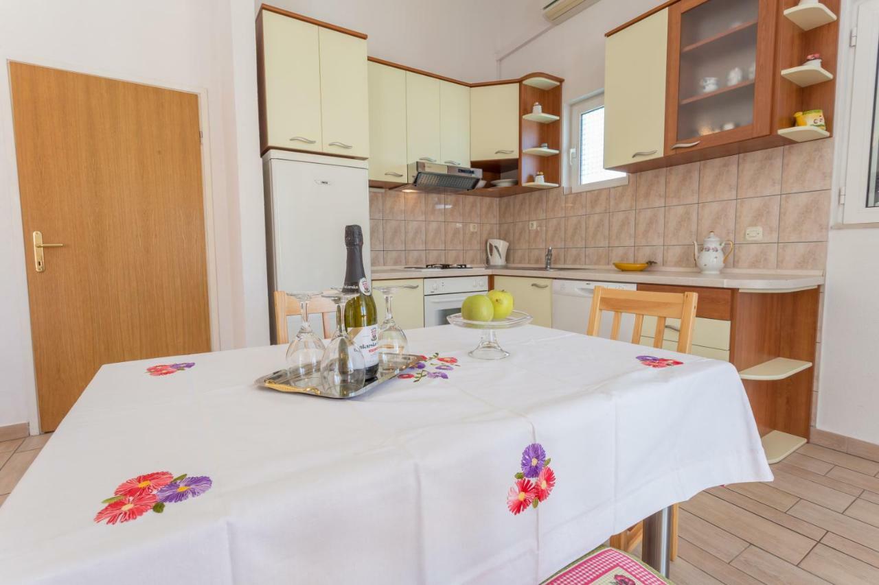 Apartments Sanja Хвар Екстер'єр фото