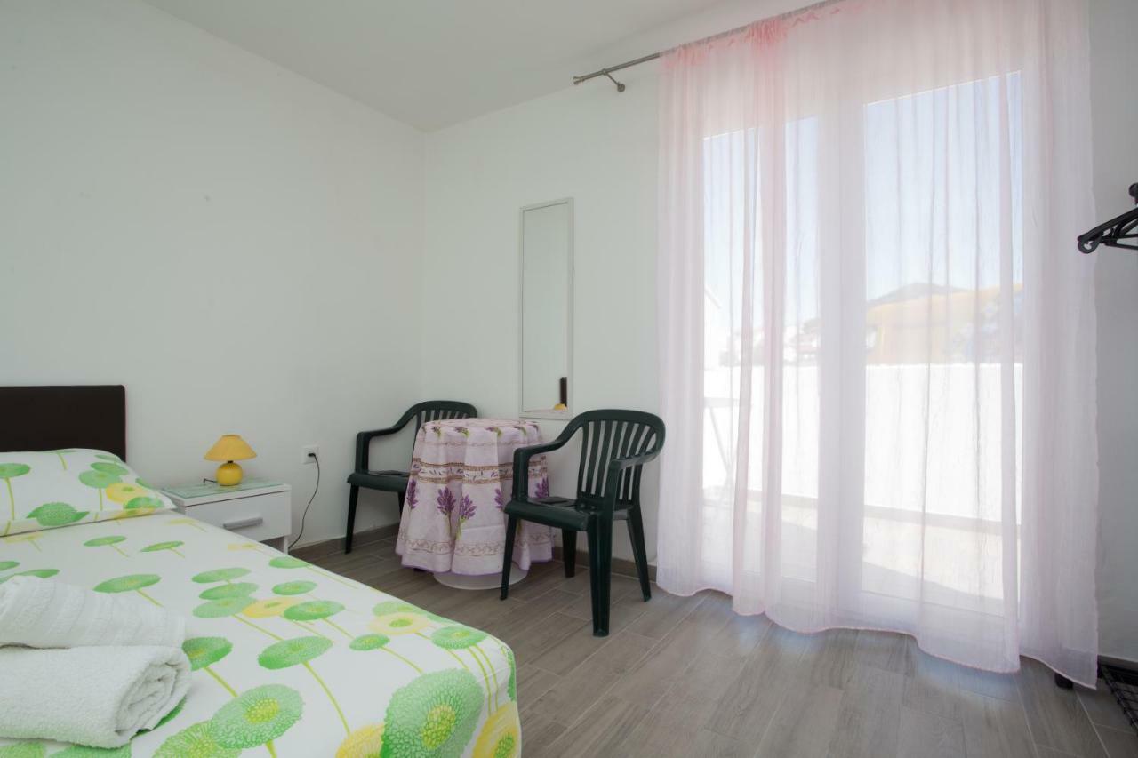 Apartments Sanja Хвар Екстер'єр фото