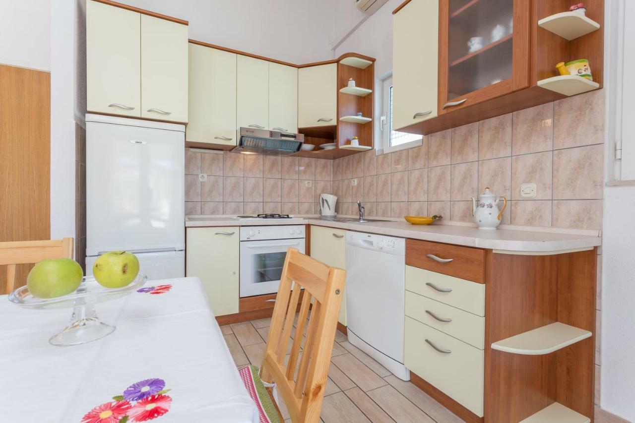 Apartments Sanja Хвар Екстер'єр фото