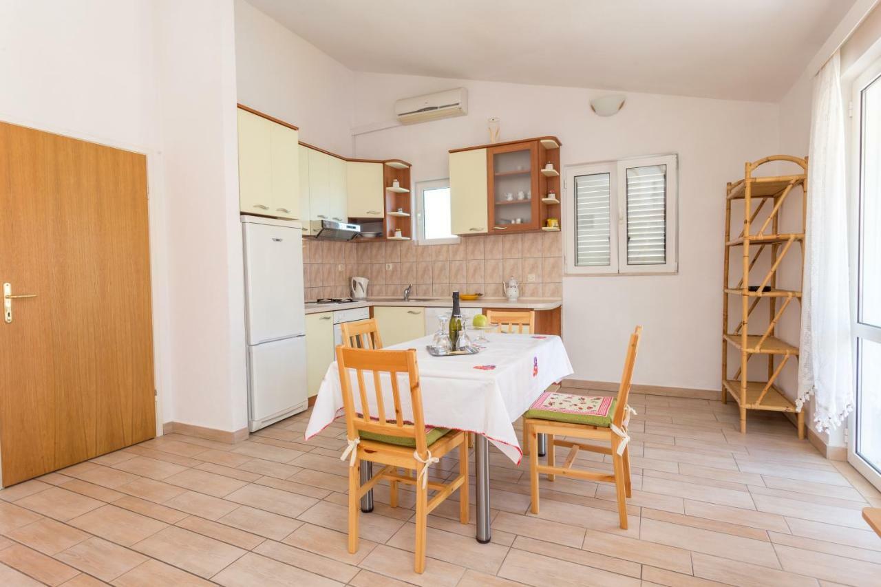 Apartments Sanja Хвар Екстер'єр фото