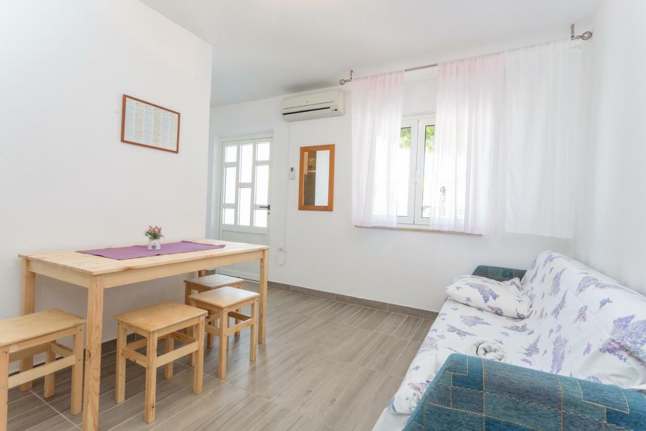 Apartments Sanja Хвар Екстер'єр фото